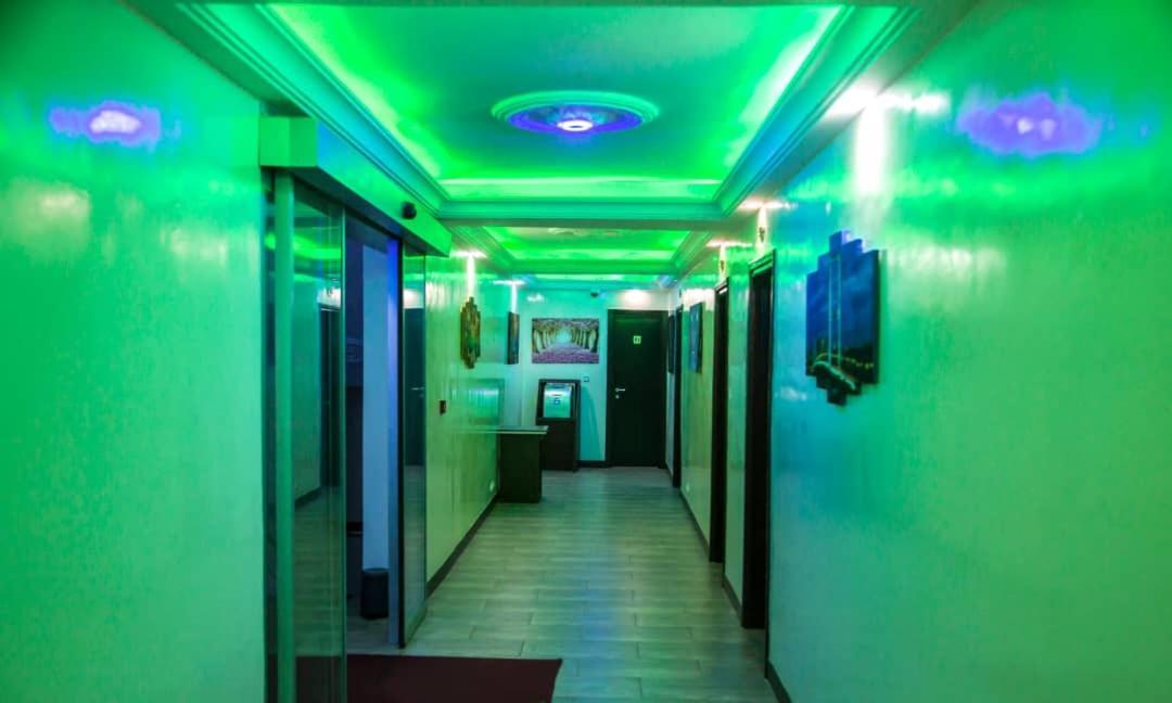 Hotel Univers 3 Aeroport Luxe نيامي المظهر الخارجي الصورة