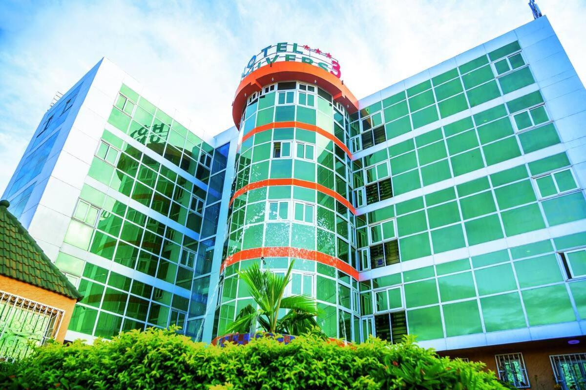 Hotel Univers 3 Aeroport Luxe نيامي المظهر الخارجي الصورة