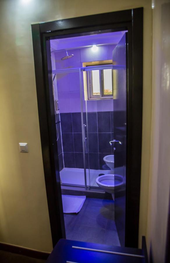 Hotel Univers 3 Aeroport Luxe نيامي المظهر الخارجي الصورة